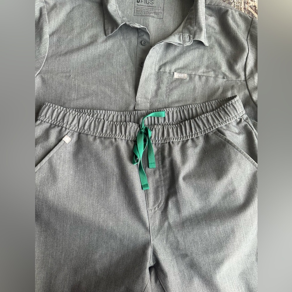 Men’s FIGS Scrubs Heather Graphite Gray Polo & Jogger -LARGE